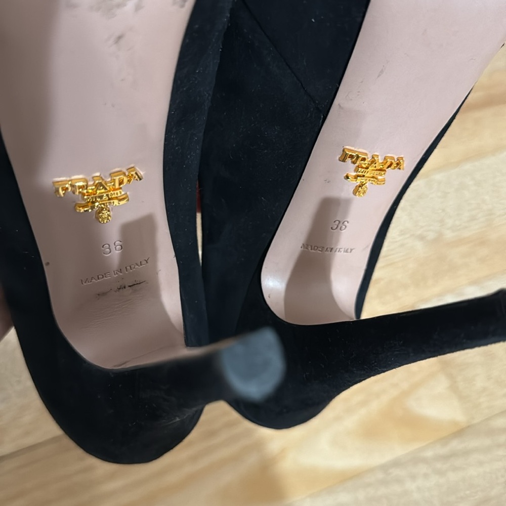 Black suede PRADA platform pump - Picture 3 of 6